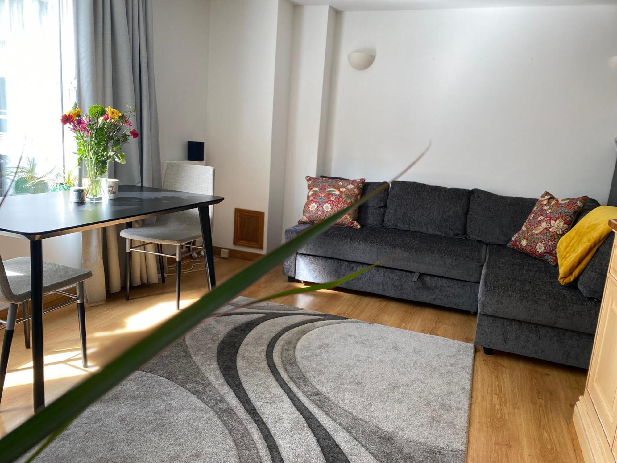 Prime Location Apartment - Heart Of לונדון מראה חיצוני תמונה