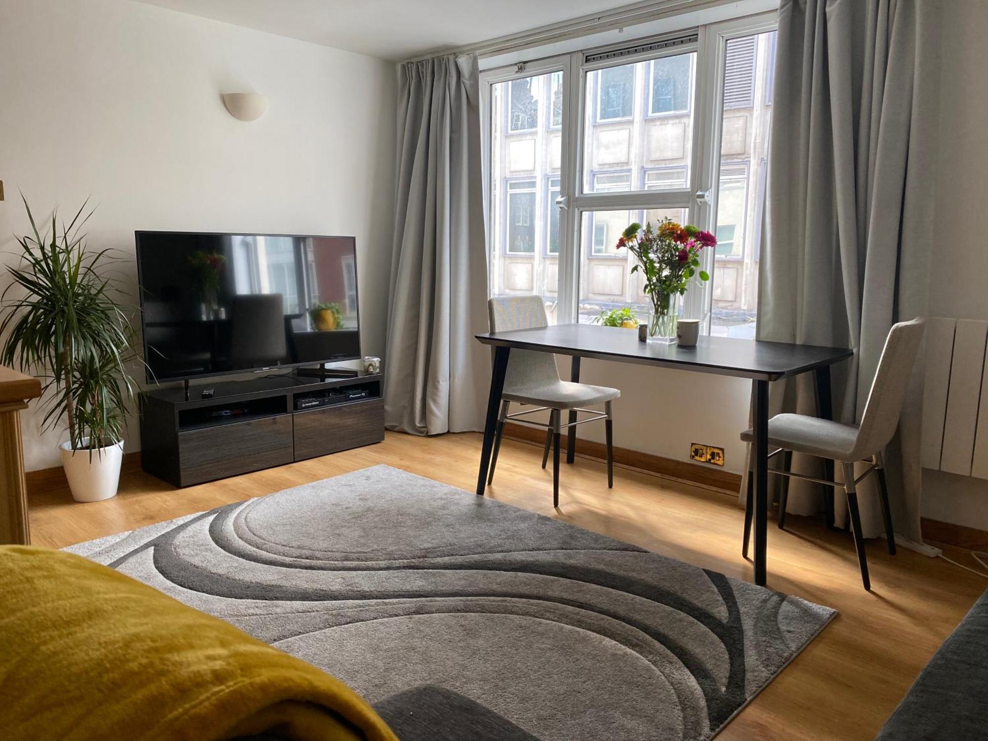 Prime Location Apartment - Heart Of לונדון מראה חיצוני תמונה